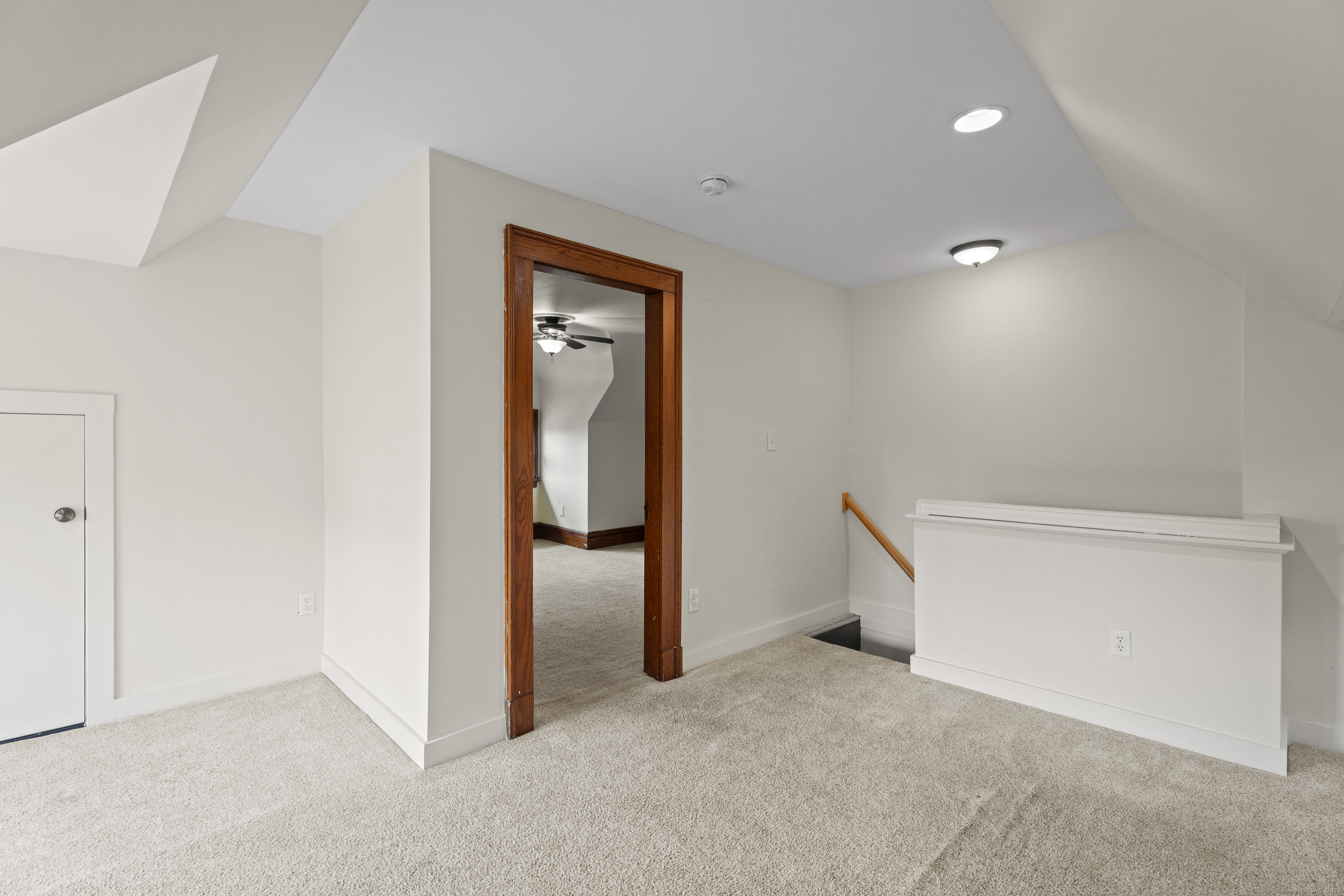 809 Edgewood Avenue New Haven, CT 06515 - Photo 30 of 39