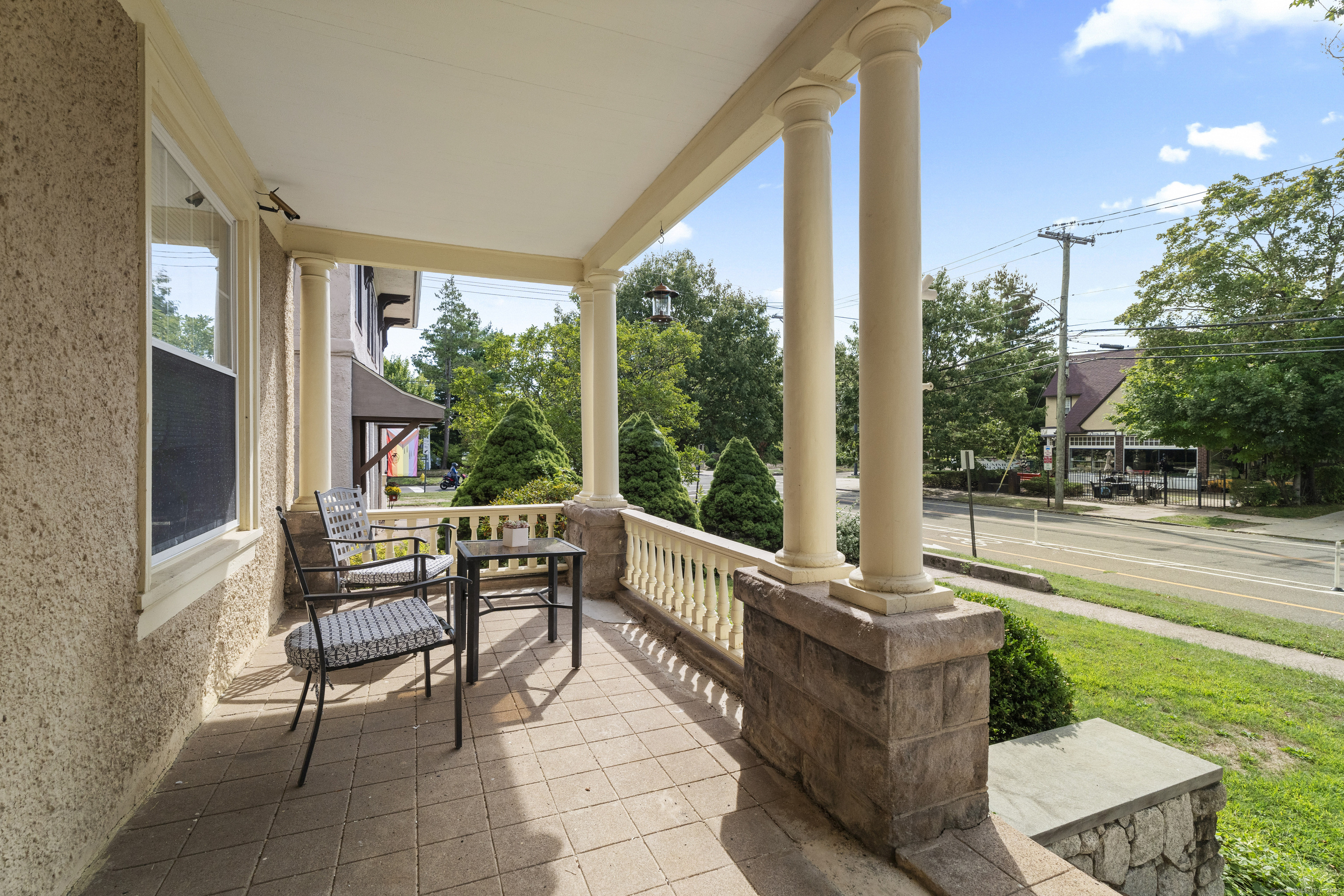 809 Edgewood Avenue New Haven, CT 06515 - Photo 3 of 39