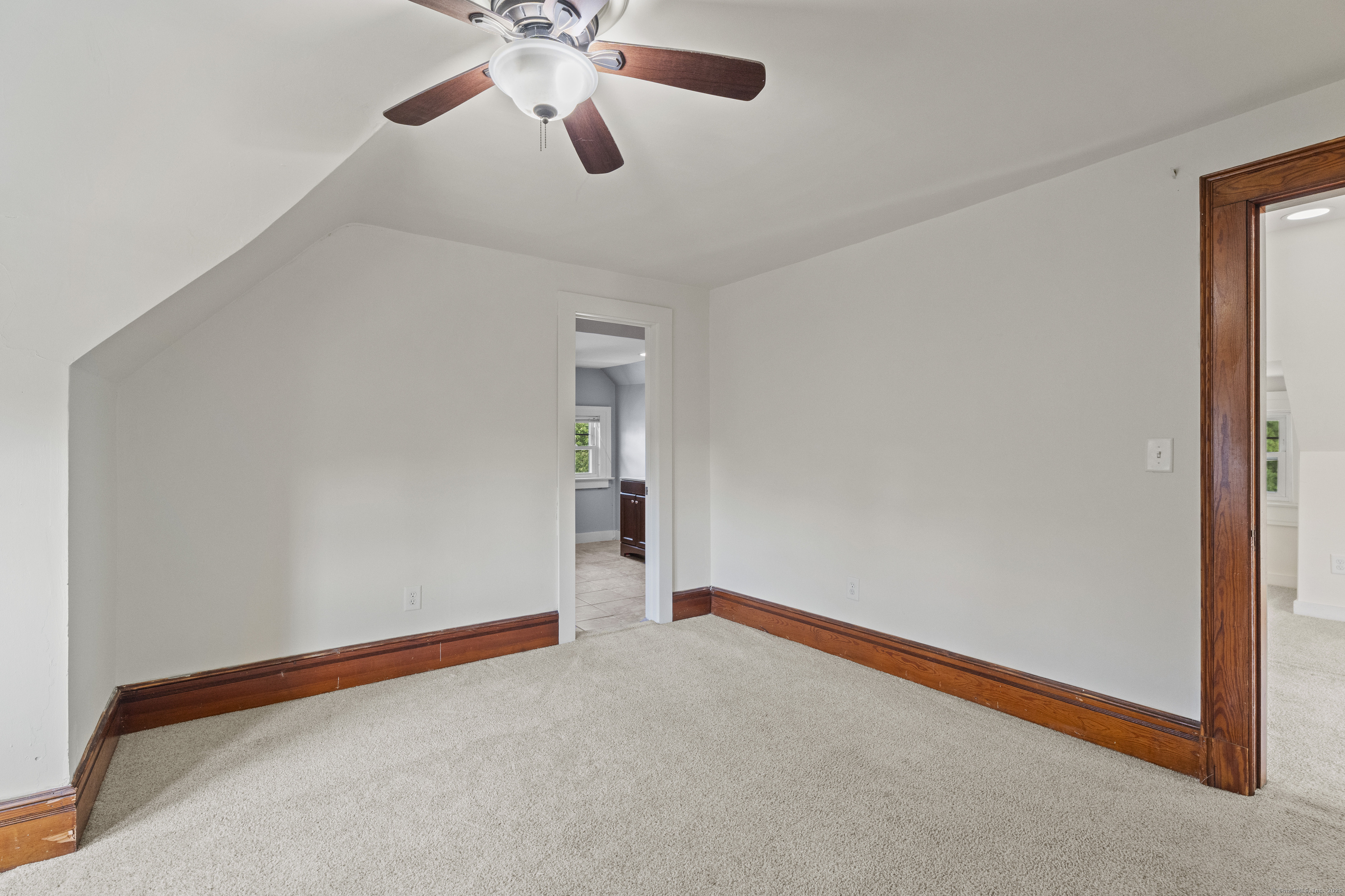 809 Edgewood Avenue New Haven, CT 06515 - Photo 33 of 39