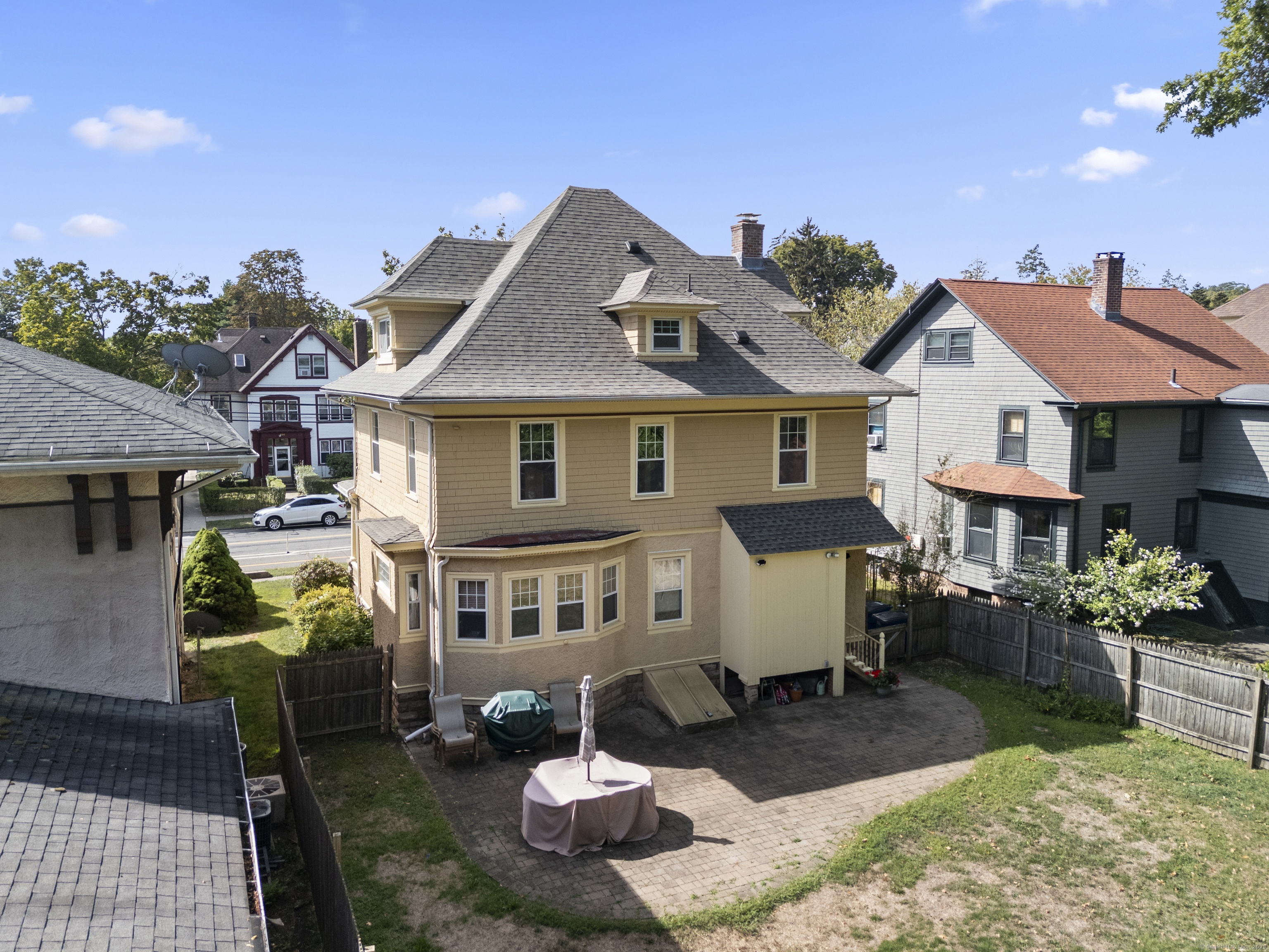 809 Edgewood Avenue New Haven, CT 06515 - Photo 36 of 39