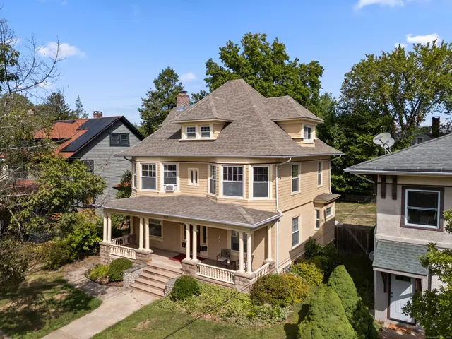 $2,700 | 809 Edgewood Avenue, New Haven, CT 06515