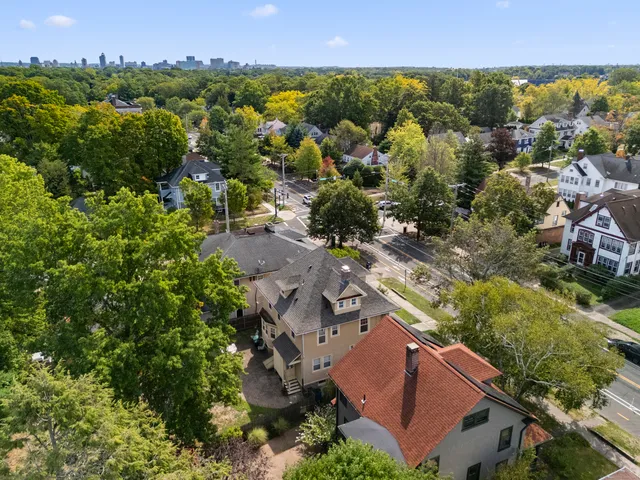 $2,700 | 809 Edgewood Avenue, New Haven, CT 06515