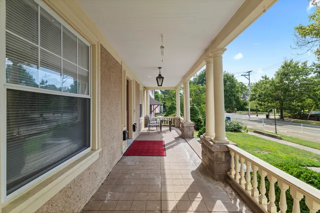 $2,700 | 809 Edgewood Avenue, New Haven, CT 06515