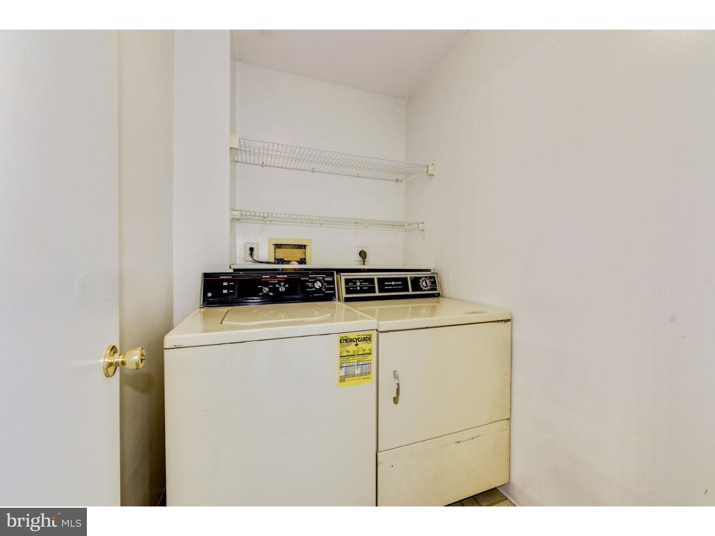 93 Farnwood Road Mount Laurel, NJ 08054 - Photo 20 of 25 Laundry Room