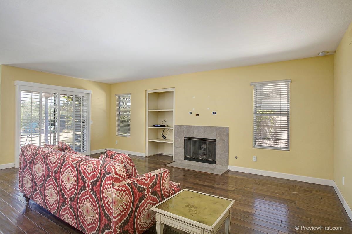 14618 Colony Way Poway, CA 92064 - Photo 10 of 24 Gallery Image 10