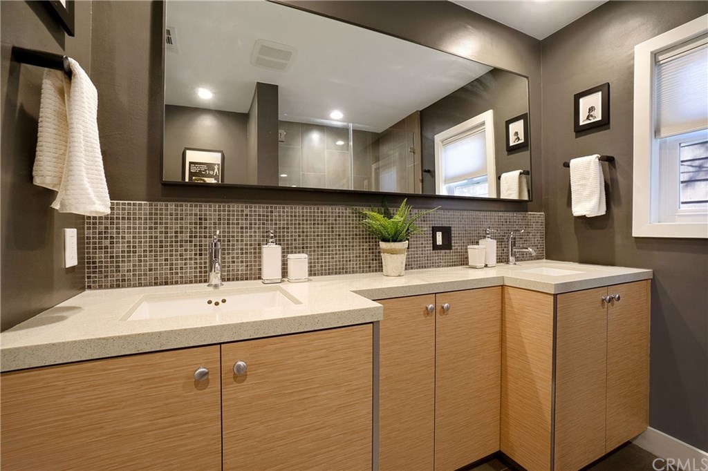 1743 Griffith Park Boulevard Silver Lake, CA 90026 - Photo 16 of 38