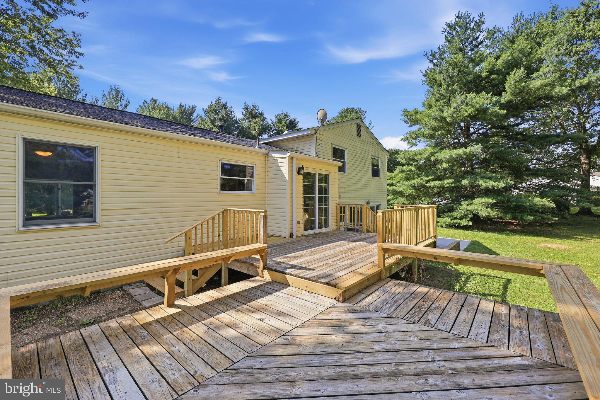 8215 Virginia Lane Frederick, MD 21704 - Photo 43 of 51 Deck