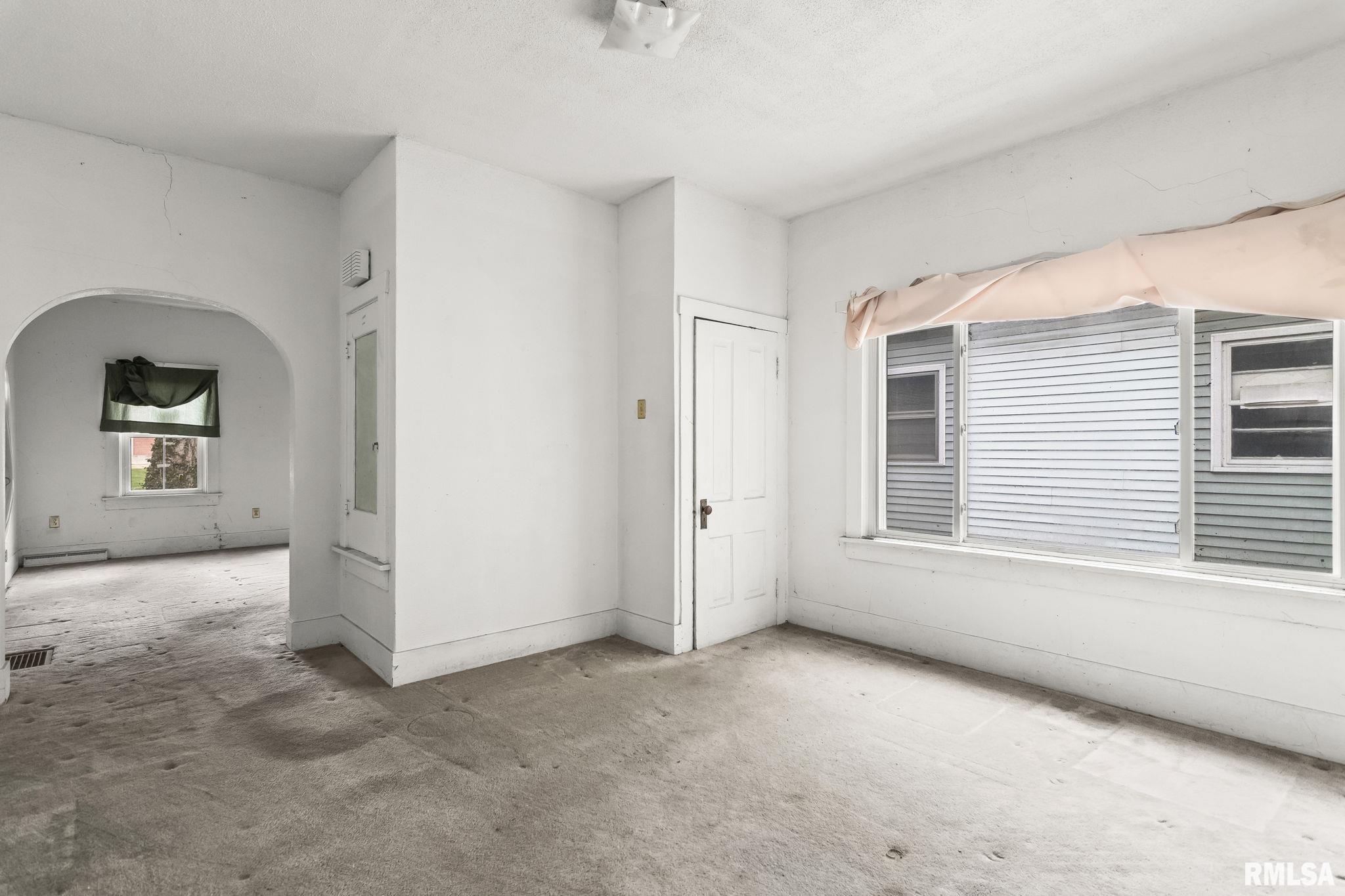 1504 East Phillips Street Springfield, IL 62702 - Photo 2 of 30