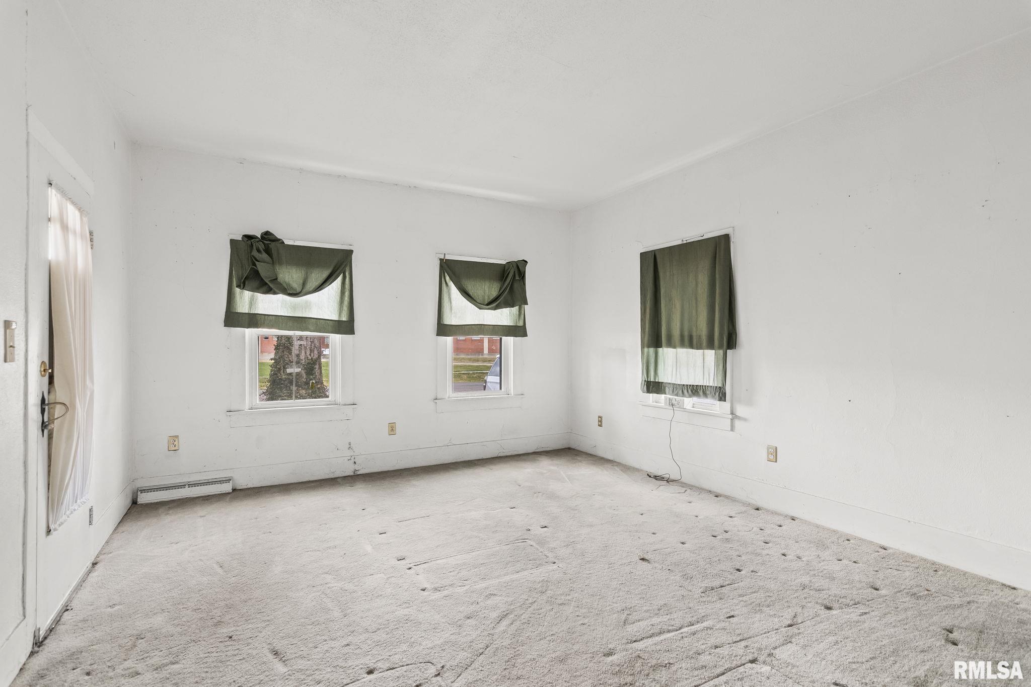 1504 East Phillips Street Springfield, IL 62702 - Photo 3 of 30