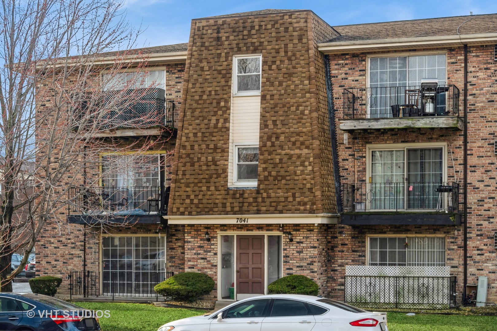 7041 O'Connell Drive, Unit 101 Chicago Ridge, IL 60415 - Photo 1 of 14