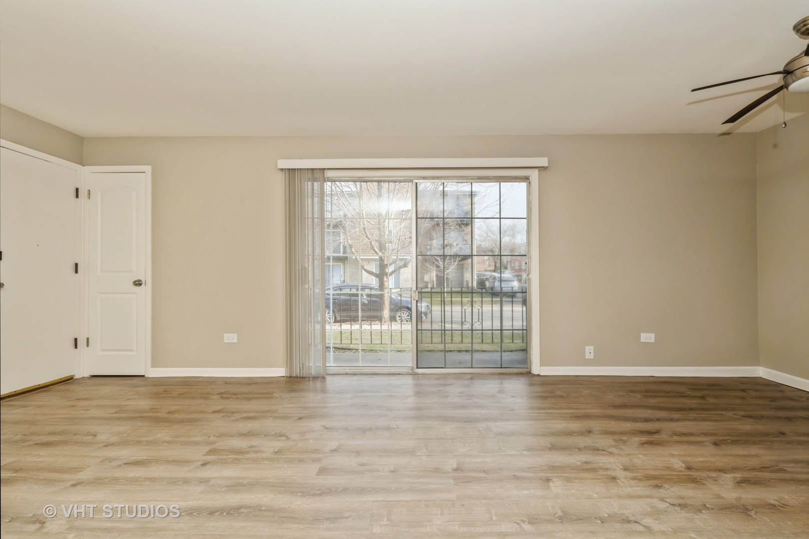 7041 O'Connell Drive, Unit 101 Chicago Ridge, IL 60415 - Photo 2 of 14