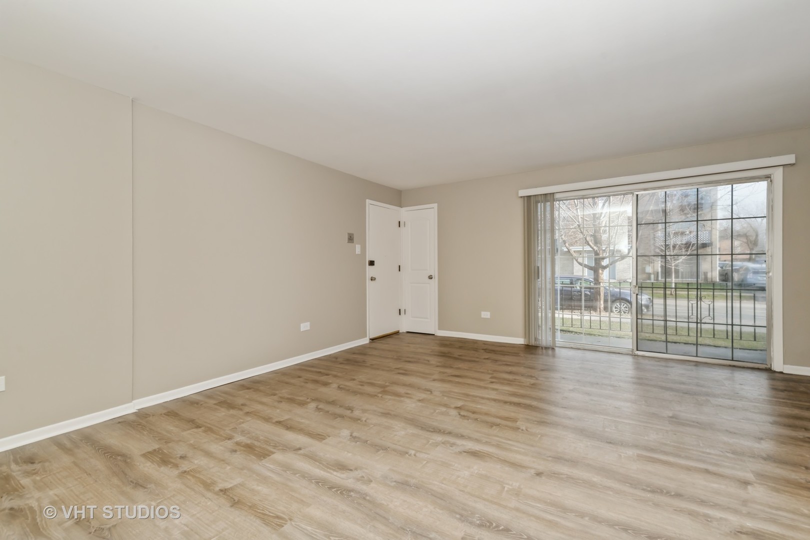 7041 O'Connell Drive, Unit 101 Chicago Ridge, IL 60415 - Photo 4 of 14