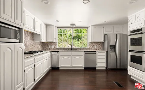 $16,000 | 1605 Loma Vista Drive, Beverly Hills, CA 90210