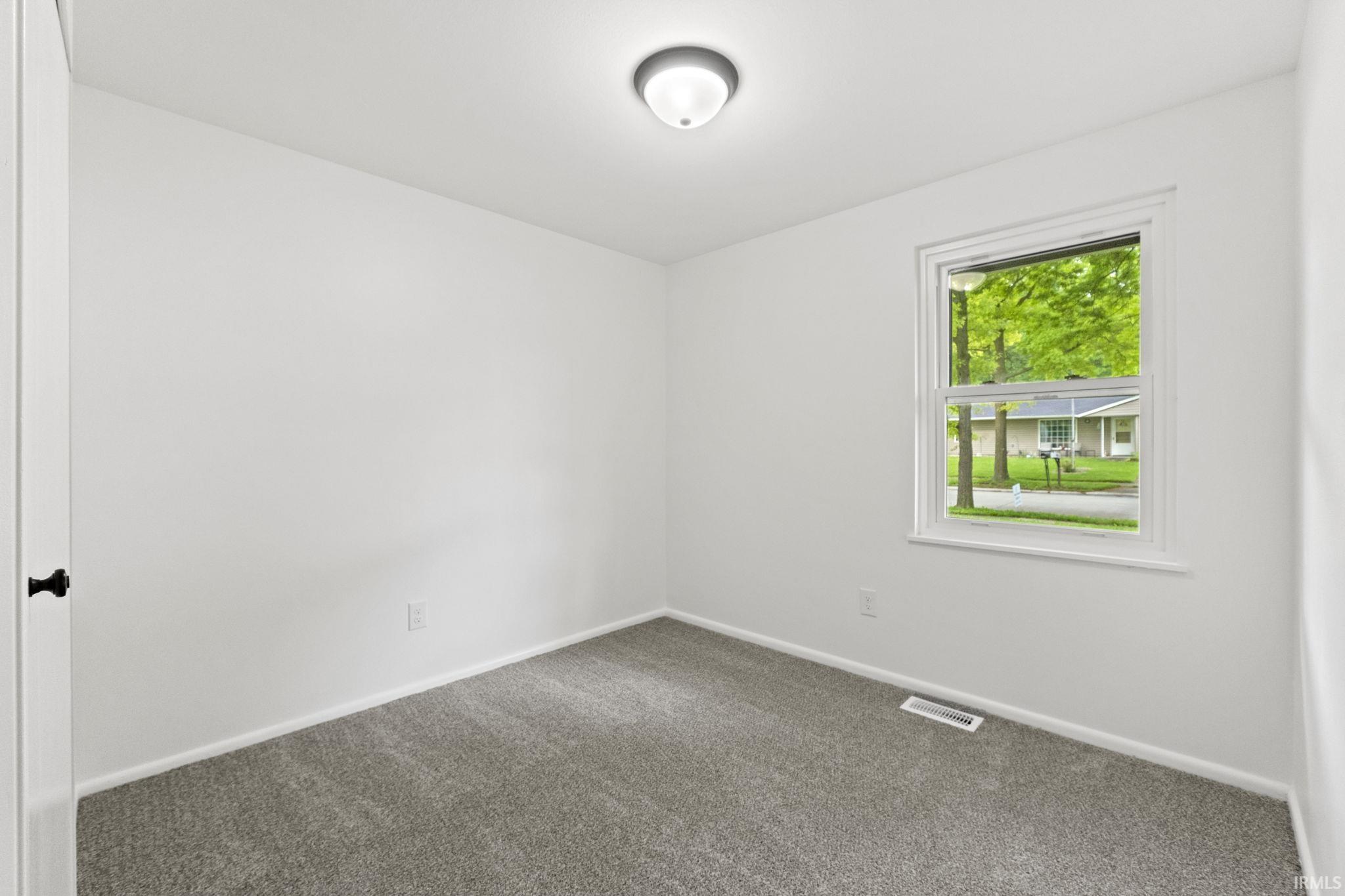 6820 Raintree Road Fort Wayne, IN 46825 - Photo 19 of 33