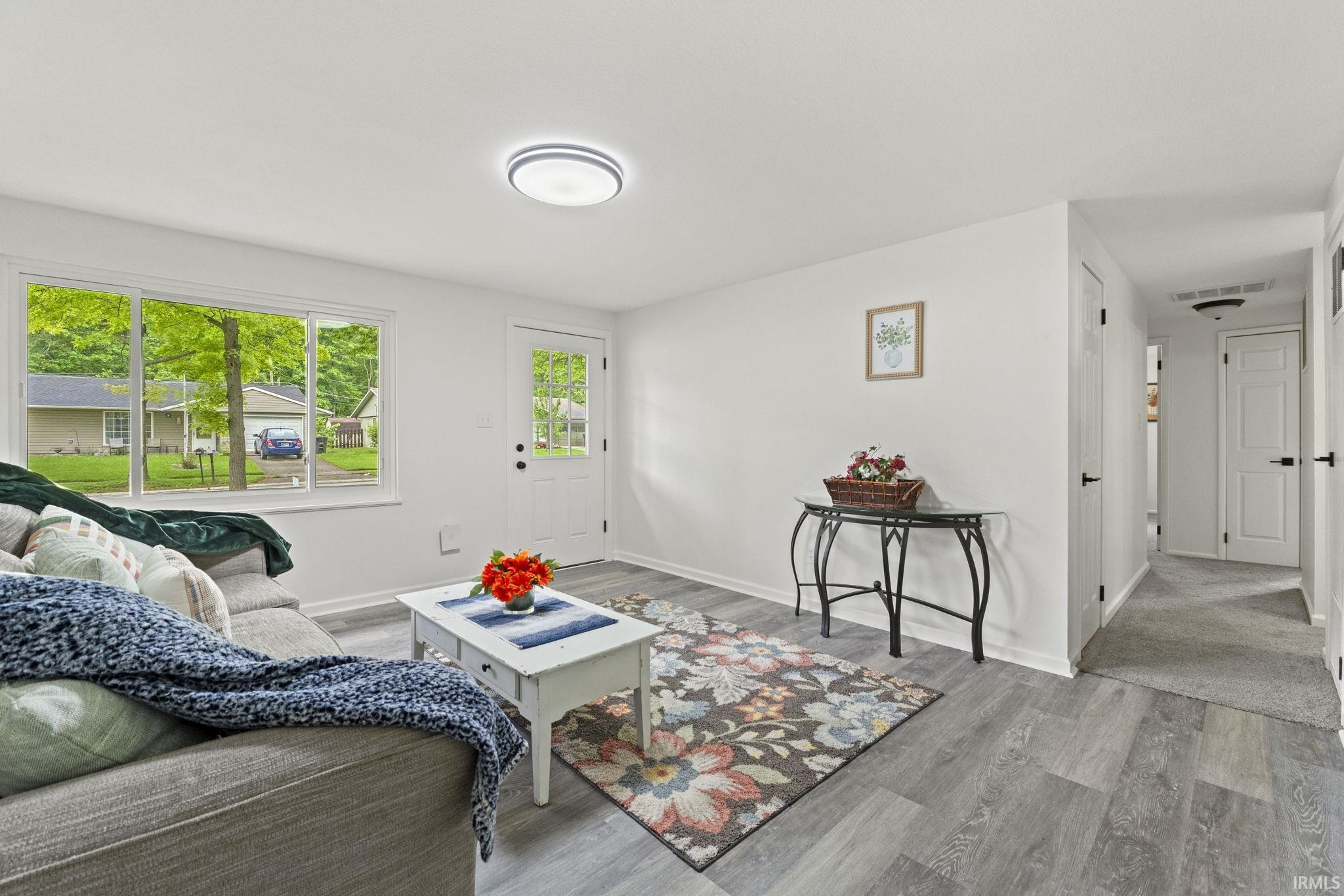 6820 Raintree Road Fort Wayne, IN 46825 - Photo 4 of 33