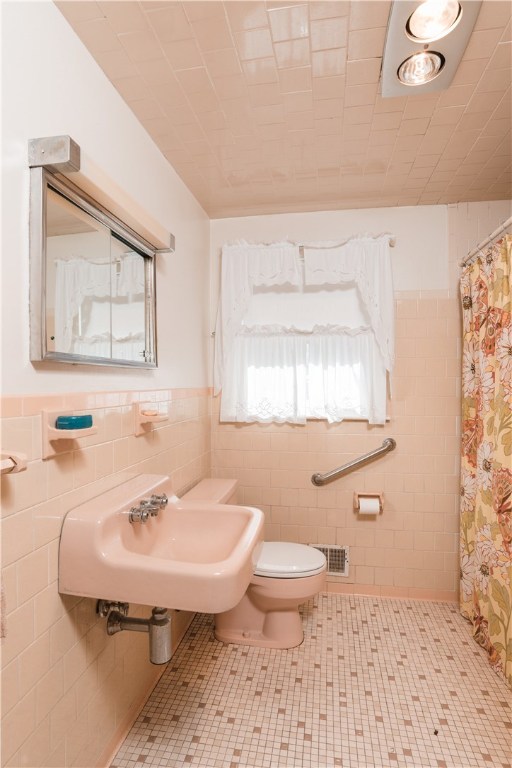 76 Rome Avenue Warwick, RI 02886 - Photo 12 of 12 Gallery Image 12