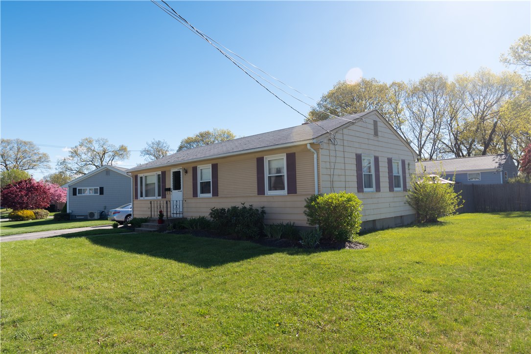 76 Rome Avenue Warwick, RI 02886 - Photo 2 of 12 Gallery Image 2
