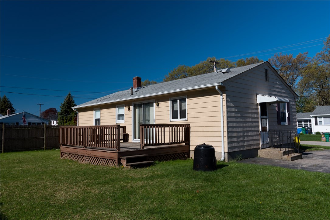 76 Rome Avenue Warwick, RI 02886 - Photo 3 of 12 Gallery Image 3