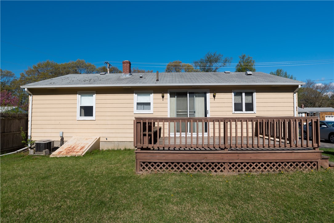 76 Rome Avenue Warwick, RI 02886 - Photo 4 of 12 Gallery Image 4
