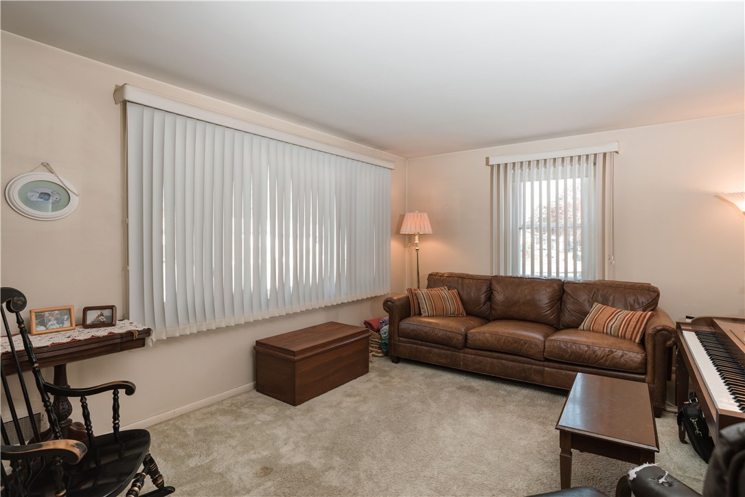 76 Rome Avenue Warwick, RI 02886 - Photo 6 of 12 Gallery Image 6