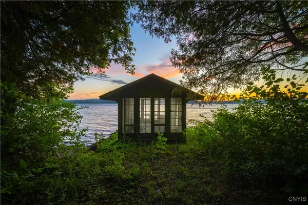 $2,995,000 | 1860 West Lake Road, Skaneateles, NY 13152