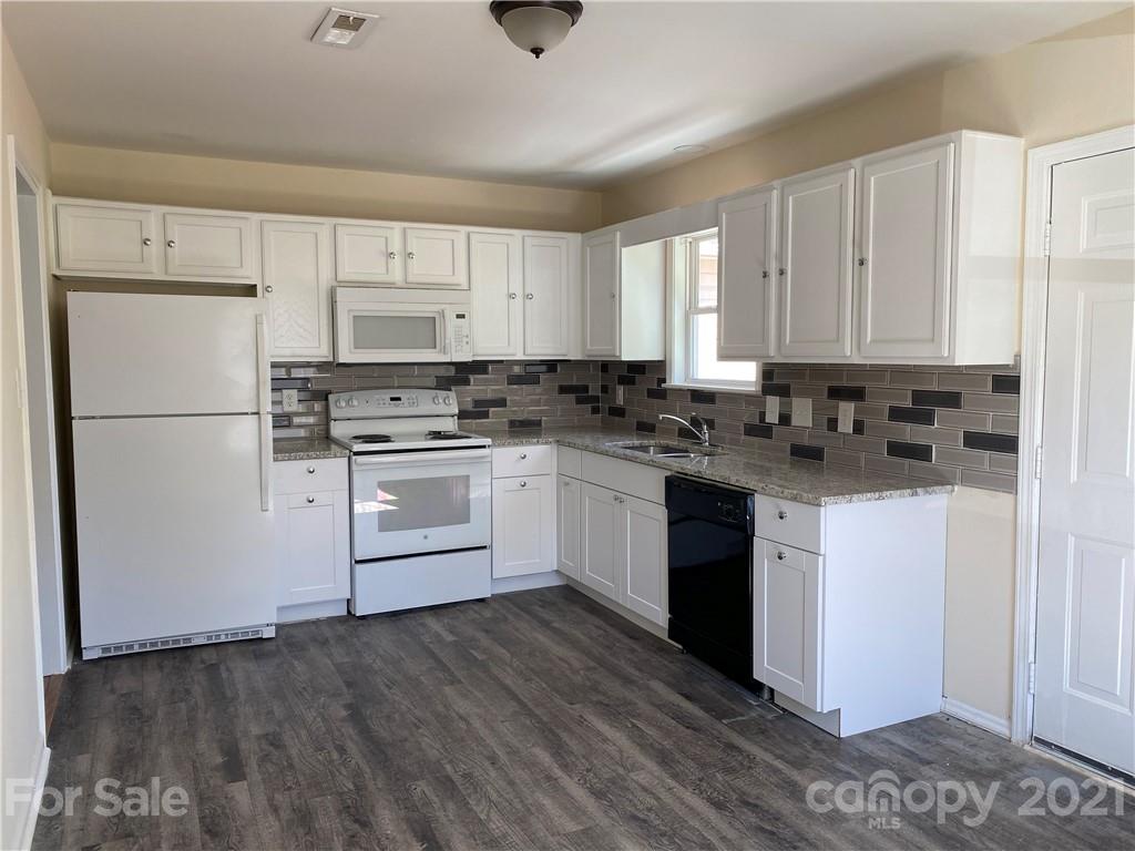 10027 Woody Ridge Road Charlotte, NC 28273 - Photo 6 of 14 Gallery Image 6