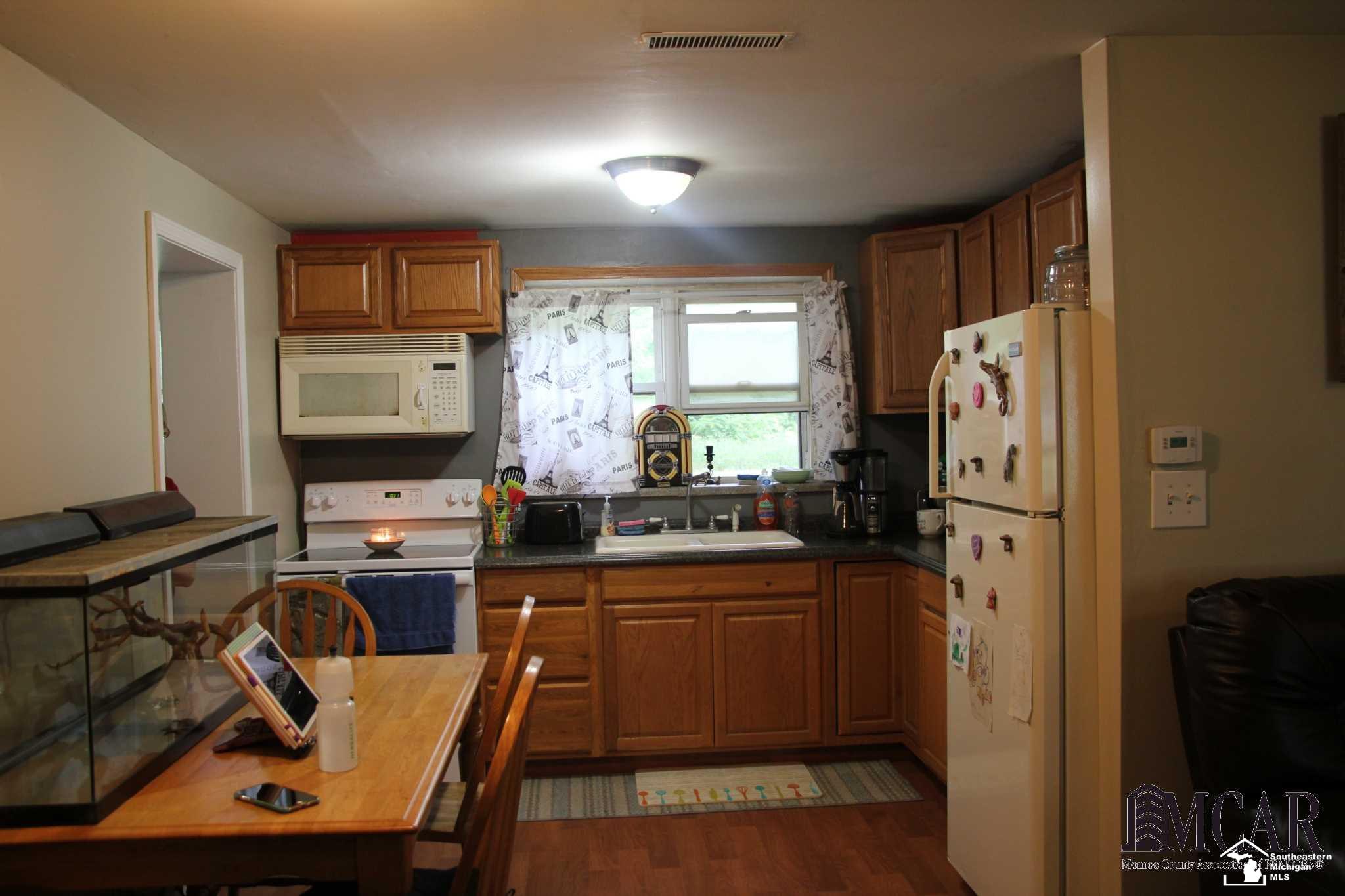 2621 West Erie Road Temperance, MI 48182 - Photo 5 of 21