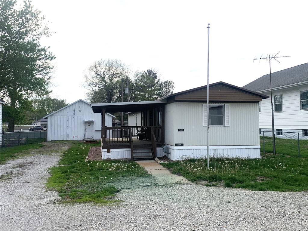 303 Wright Street Findlay, IL 62534 - Photo 1 of 10