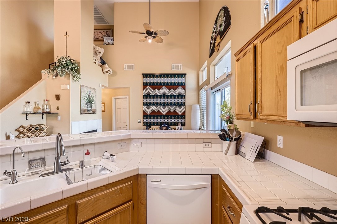 2292 Ramsgate Drive Henderson, NV 89074 - Photo 15 of 44 Gallery Image 15