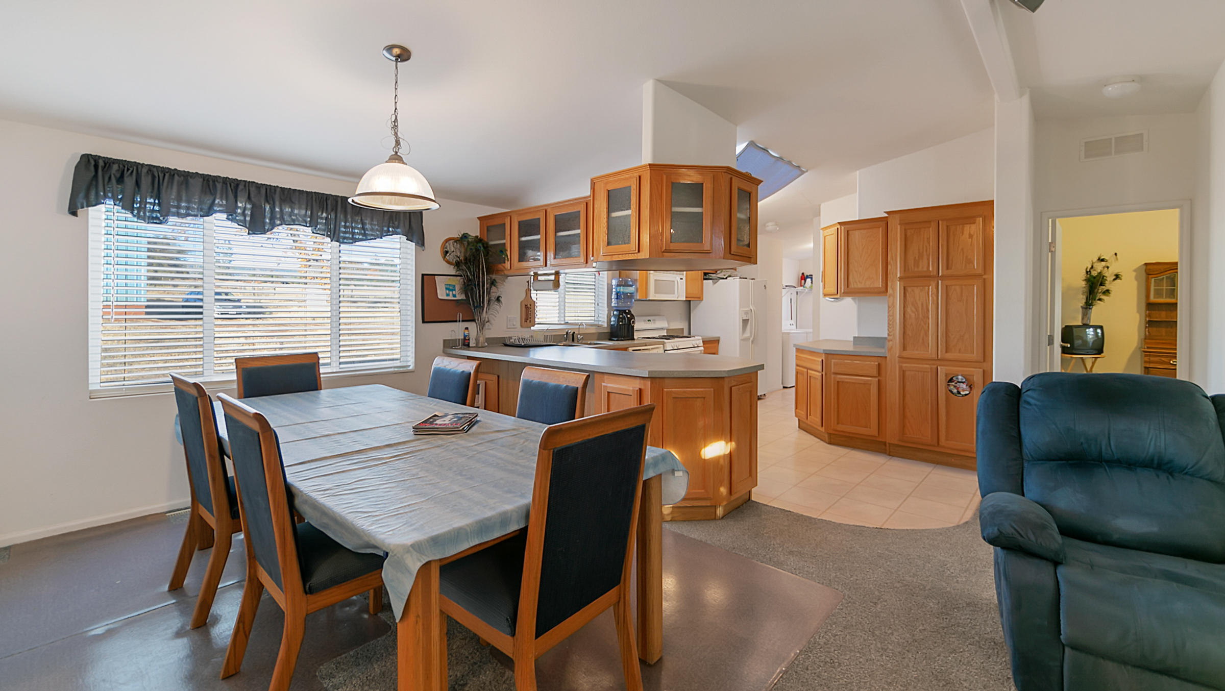 21560 South Powerhouse Road Manton, CA 96059 - Photo 31 of 41 Large dining room