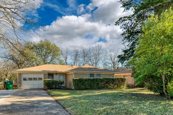 $1,775 | 502 Brown Street, Waxahachie, TX 75165