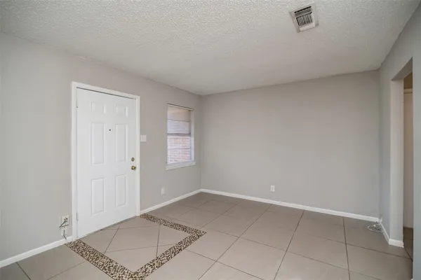 $1,775 | 502 Brown Street, Waxahachie, TX 75165