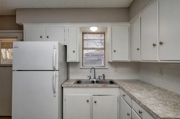 $1,775 | 502 Brown Street, Waxahachie, TX 75165