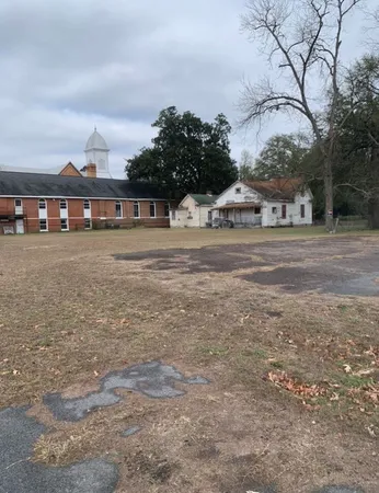 $300,000 | 517 Richland Avenue East, Aiken, SC 29801