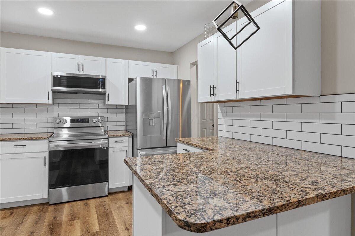 2992 Howey Road Columbus, OH 43224 - Photo 5 of 25 05-Kitchen