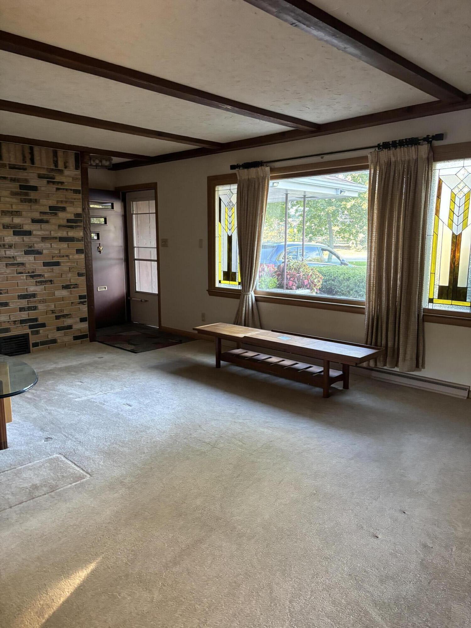 1701 West Donges Bay Road Mequon, WI 53092 - Photo 7 of 29 Living Room
