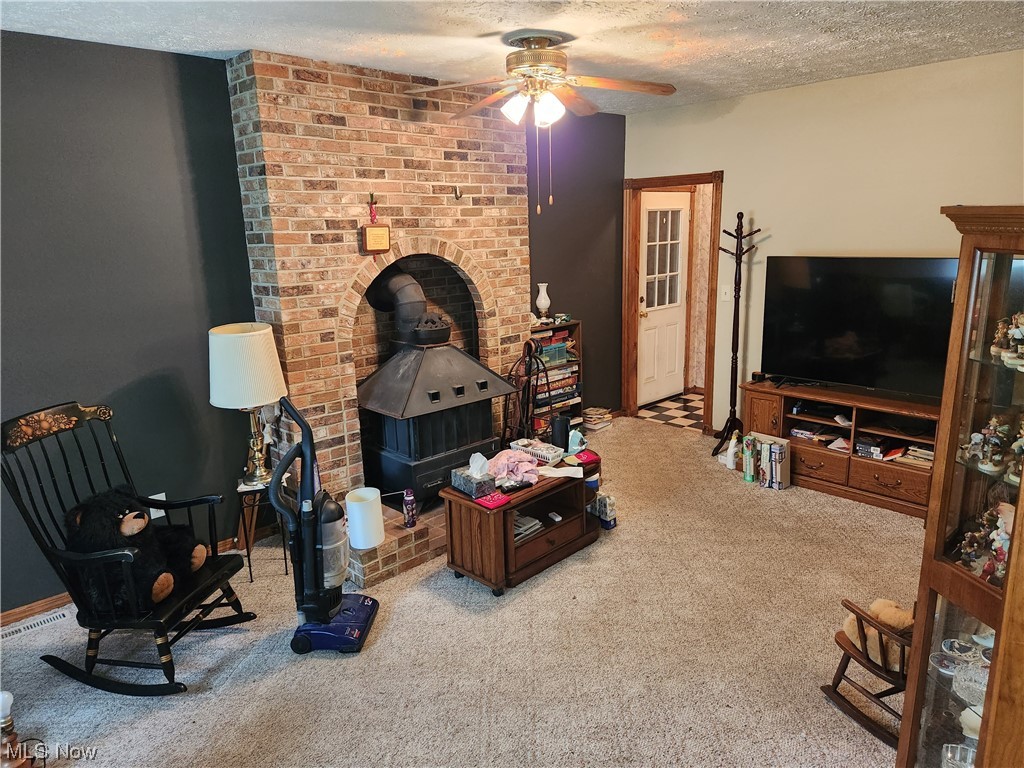 746 Cunningham Road Salem, OH 44460 - Photo 10 of 21 Family room
