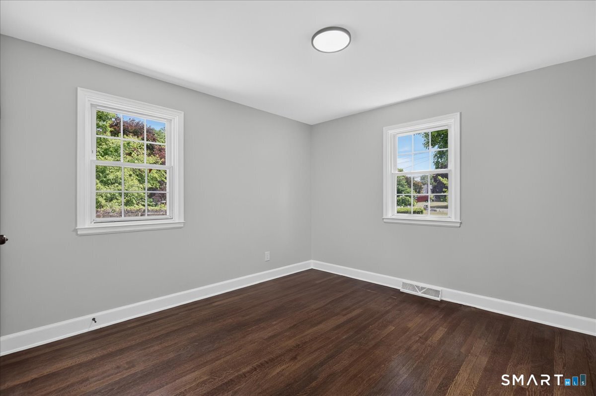 5 Lynmot Road Hamden, CT 06514 - Photo 12 of 33