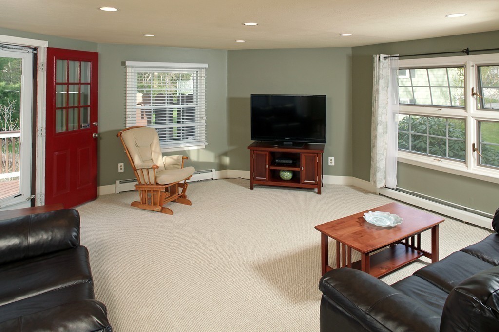60 Colonial Road Hingham, MA 02043 - Photo 6 of 15 Gallery Image 6
