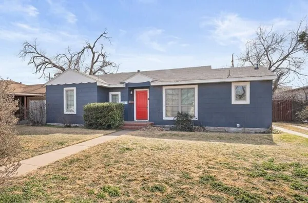 $1,800 | 2803 30th Street, Lubbock, TX 79410