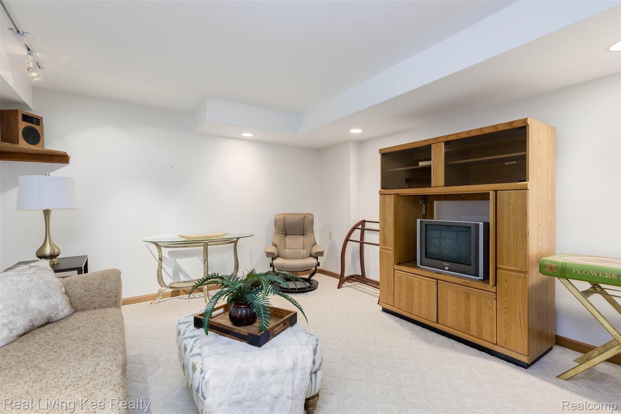 2661 Winter Park Road Rochester, MI 48309 - Photo 31 of 43 2661 Winter Park Rd-35.jpg