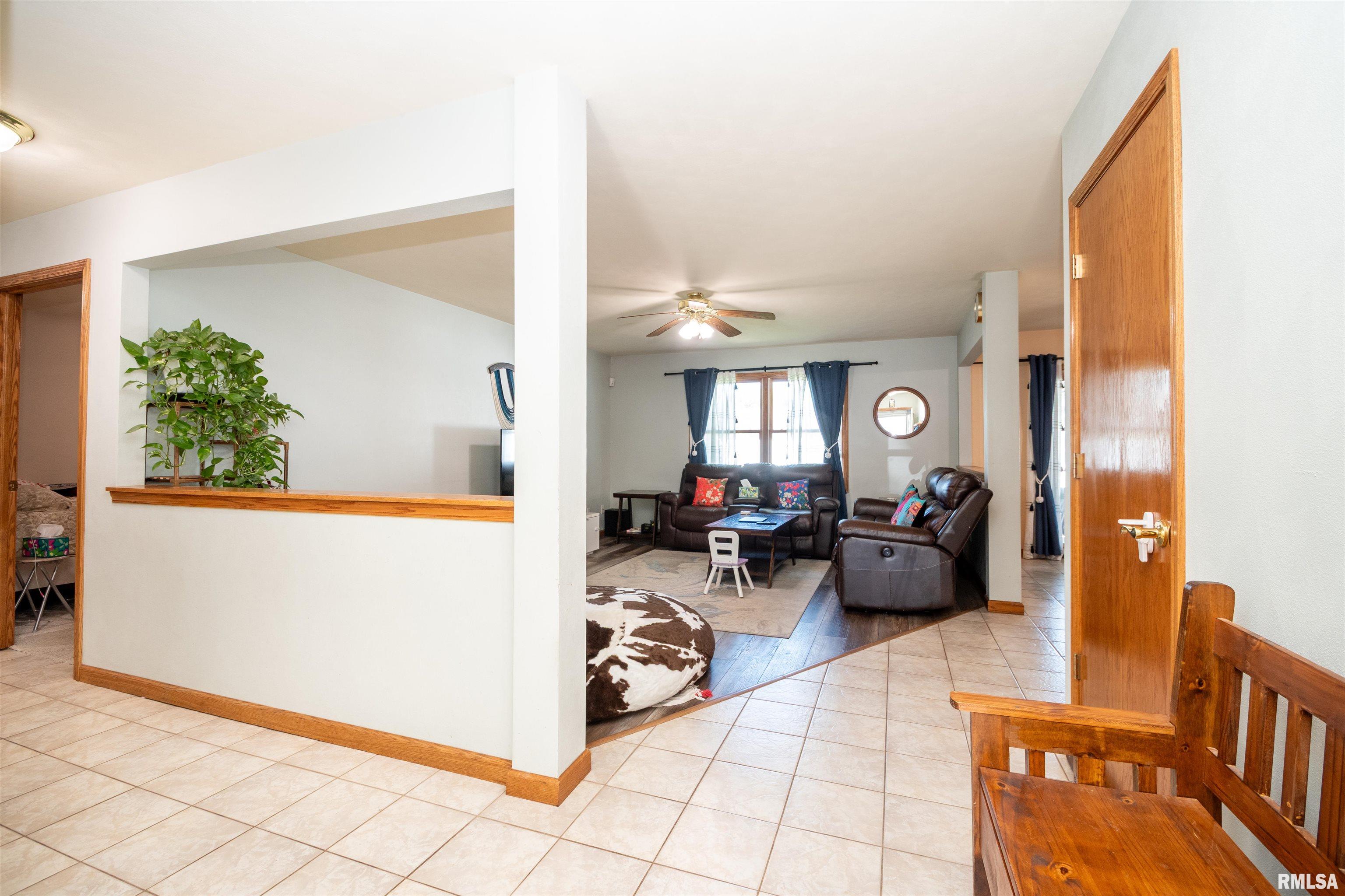 1011 South Johanson Road Peoria, IL 61607 - Photo 5 of 36 Gallery Image 5