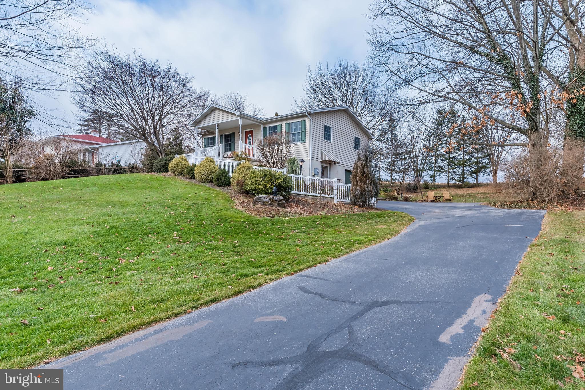 213 Hilltop Road Boiling Springs, PA 17007 - Photo 27 of 31 Lots of Parking