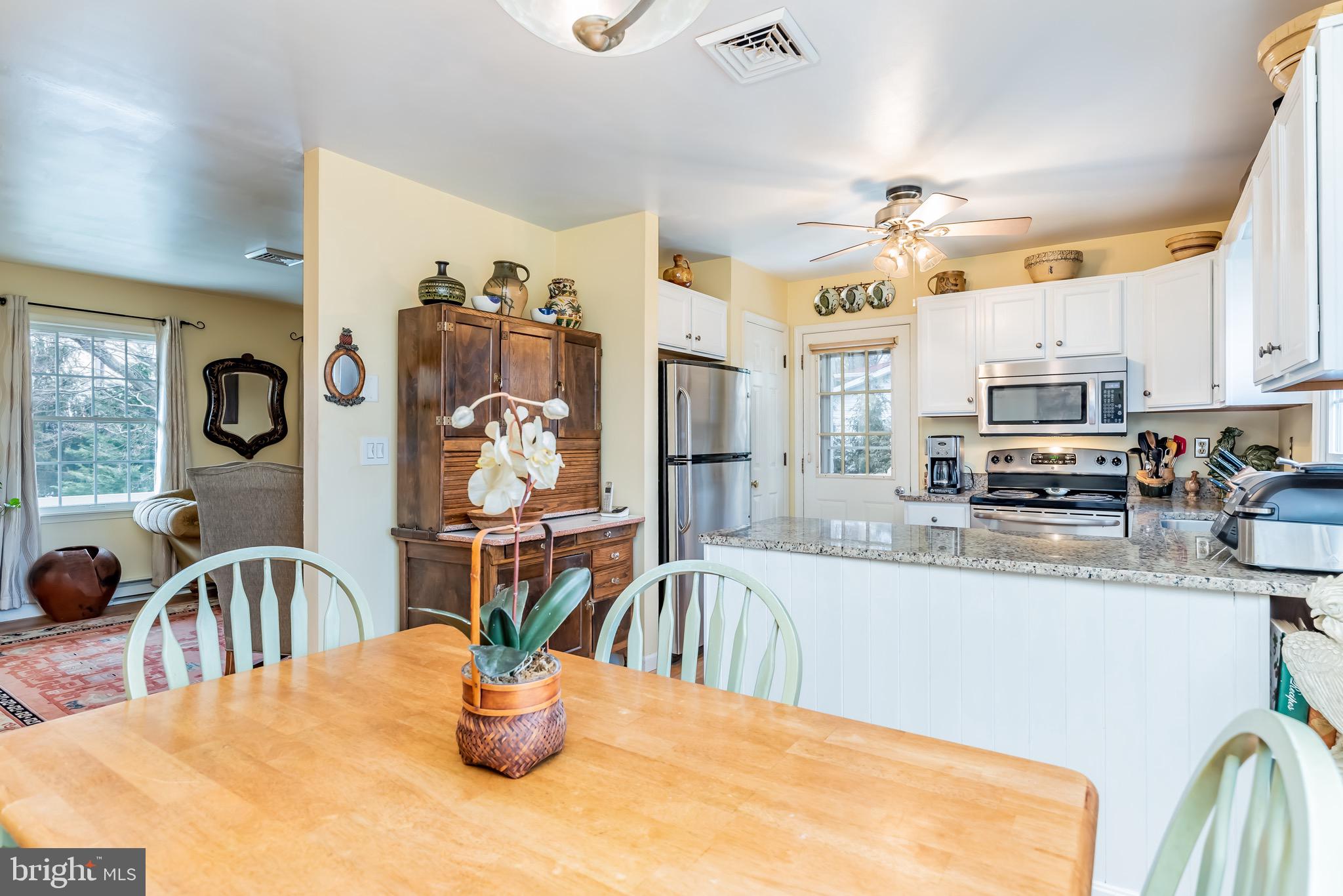 213 Hilltop Road Boiling Springs, PA 17007 - Photo 9 of 31 Dining Area