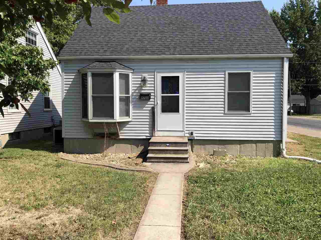 1700 North 19th Street Springfield, IL 62702 - Photo 1 of 16