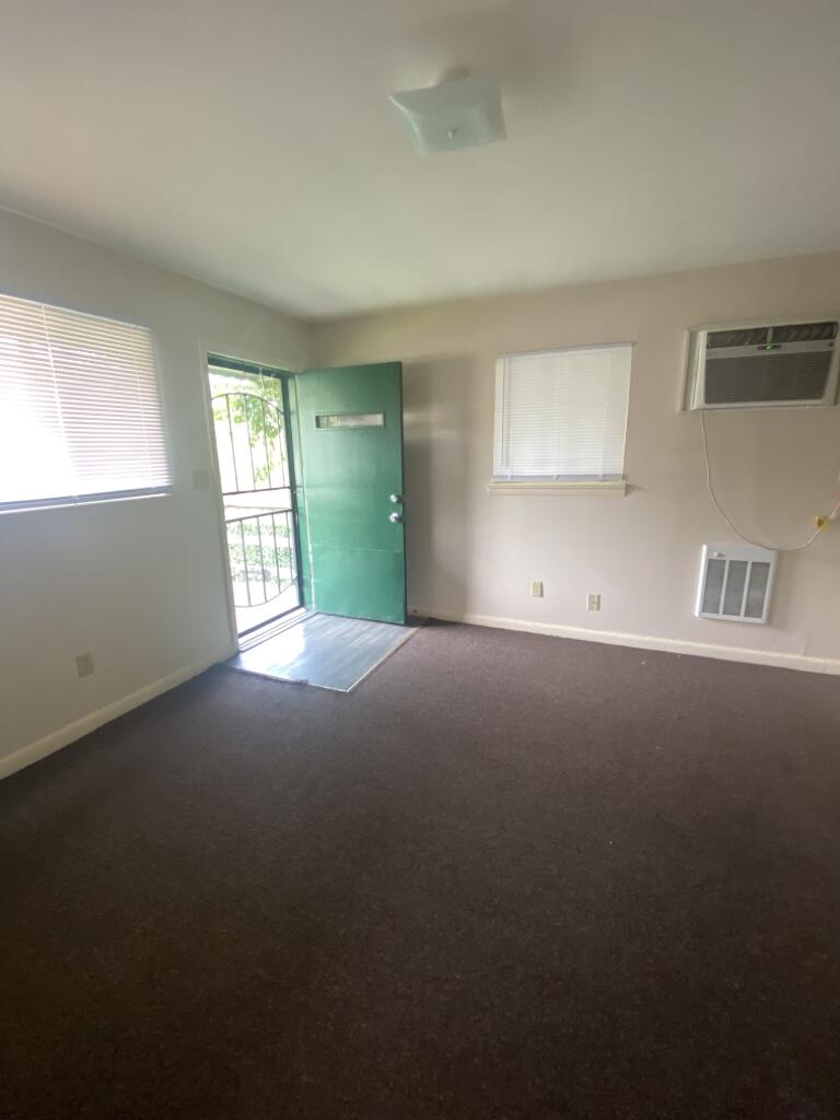 1918 Ivy Street Chattanooga, TN 37404 - Photo 3 of 13 2023_08_21_14_30_40