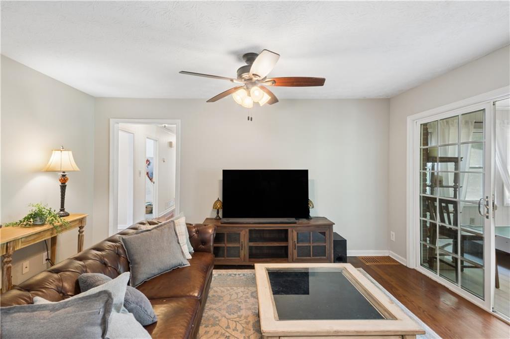 240 Gilbert Road Fayetteville, GA 30214 - Photo 9 of 36
