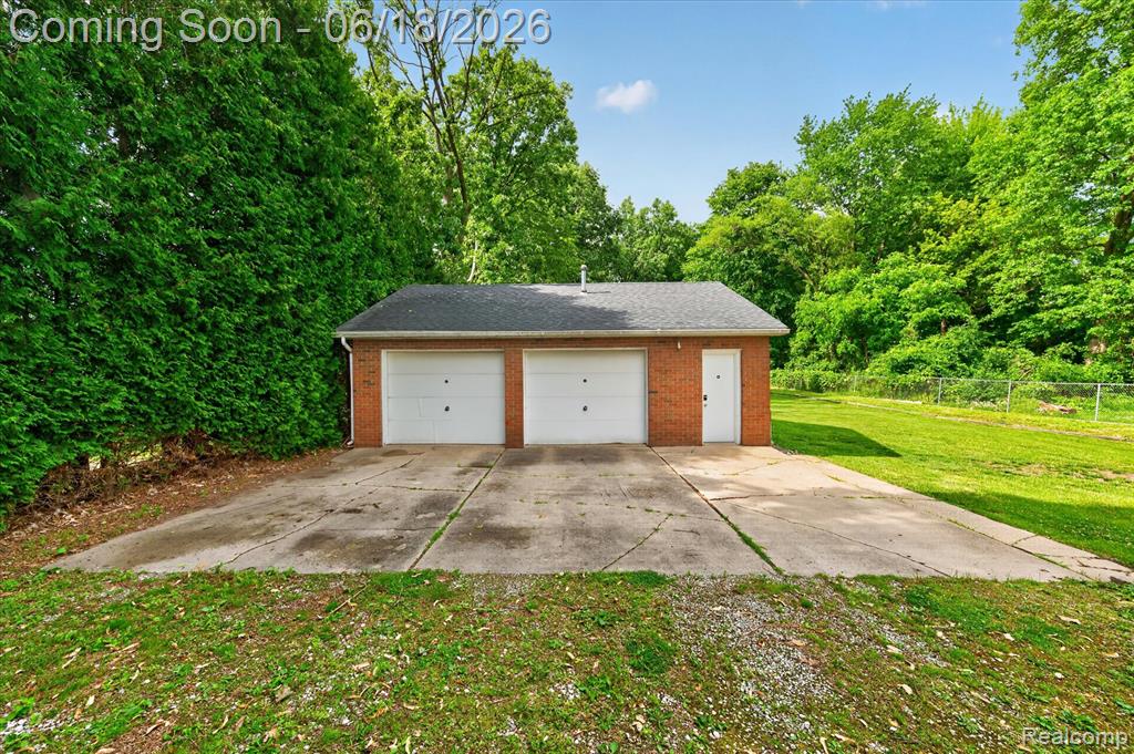 44850 Ecorse Road Belleville, MI 48111 - Photo 31 of 36
