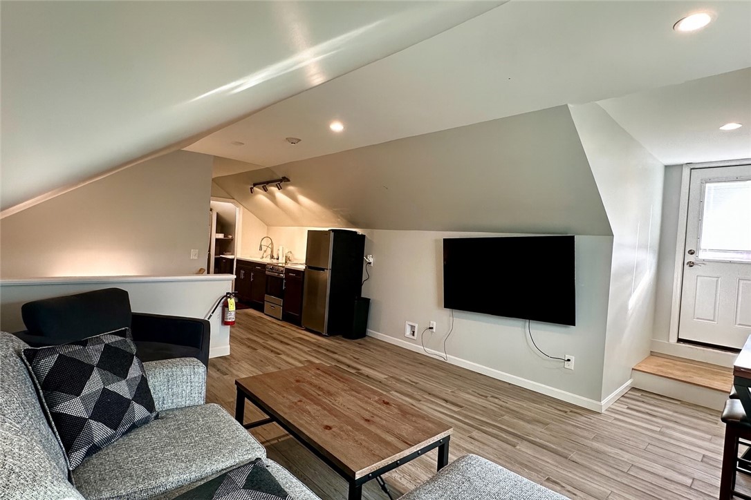 29 Ann Street, Unit 5 Newport, RI 02840 - Photo 2 of 9