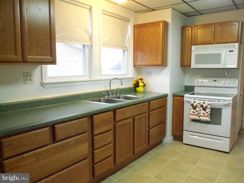17 Waterview Road Baltimore, MD 21222 - Photo 8 of 23 Kitchen